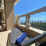 Apartment Seafront 2-bedroom With Pools And Direct Access La Varna