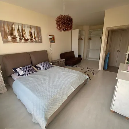 La 2-bedroom Private , Golden Sands , Apartamento